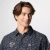 Cămașă cu mânecă scurtă PFG Super Slack Tide™ pentru bărbați – Atlanta Falcons